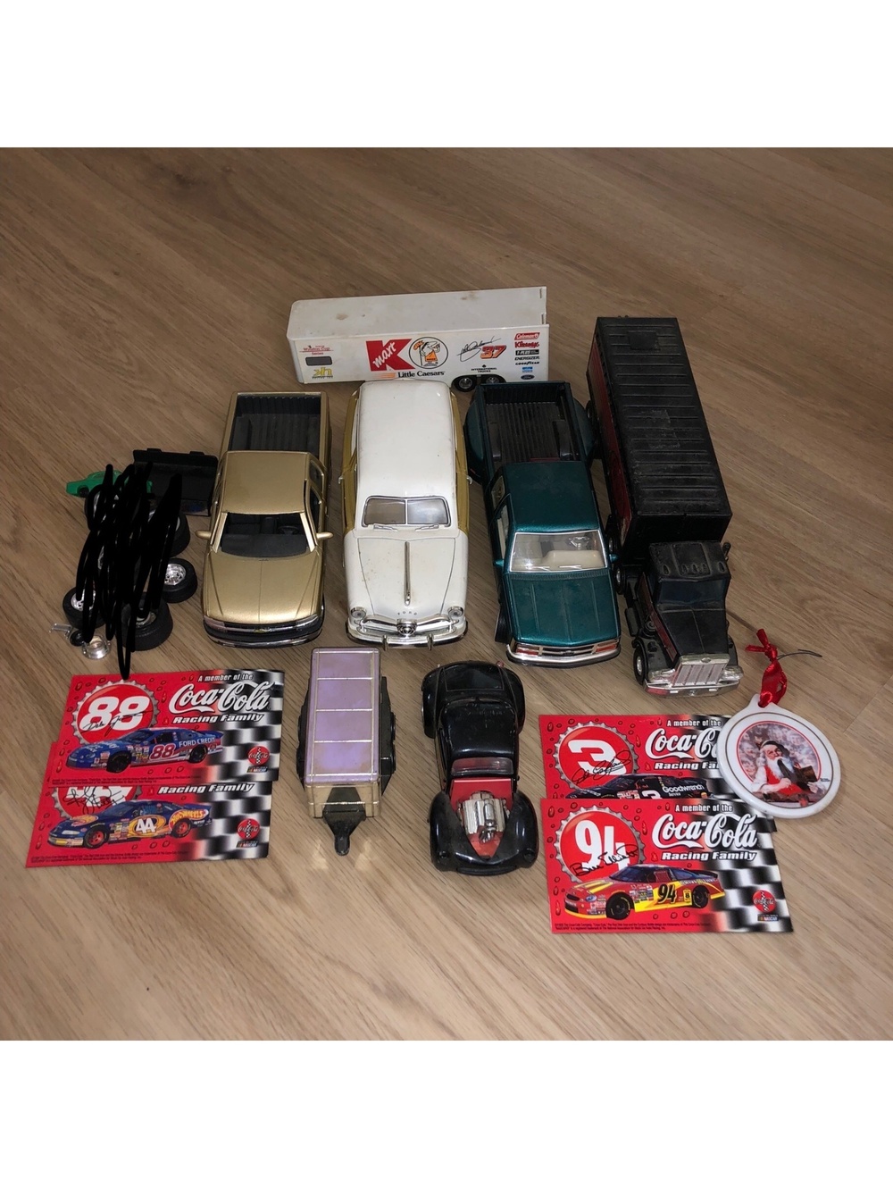 VINTAGE DIECAST TRUCK LOT CHEVROLET FORD BUDDY L PETERBILT COCA COLA 12 PCS 1:24